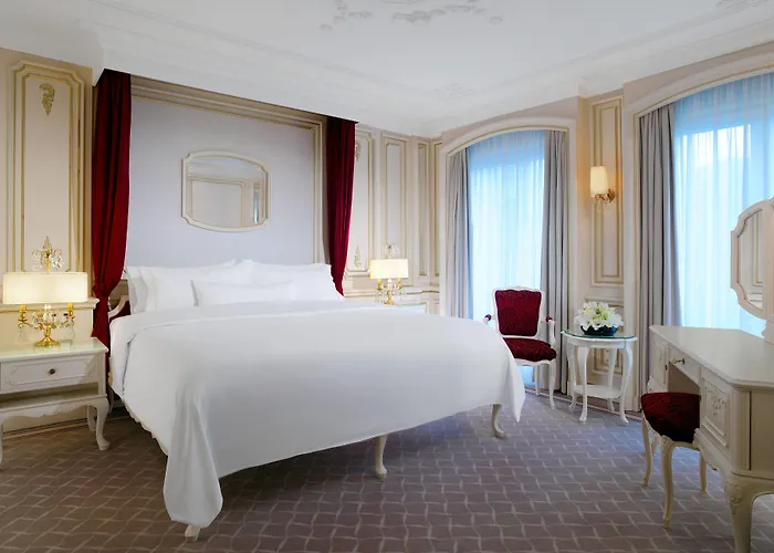 Отель The Westin Grand