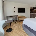 The Westin Grand מלון 5*