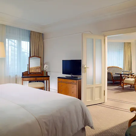 The Westin Grand Szálloda