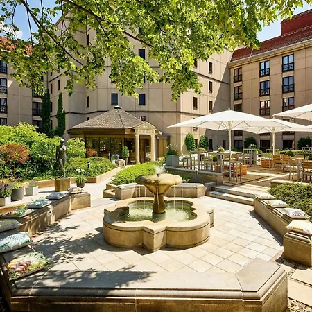 The Westin Grand Szálloda