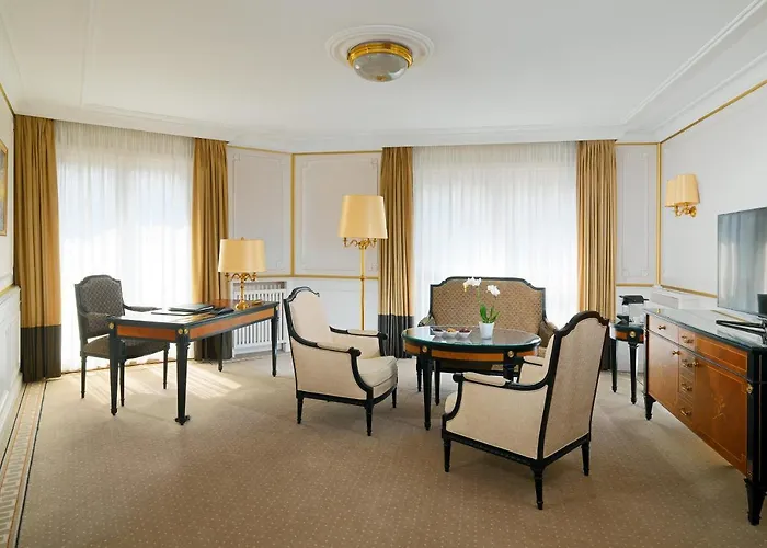 The Westin Grand فندق